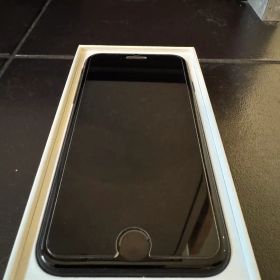 美品 iPhone SE2 ブラック SIMフリー256GB 修理歴なし