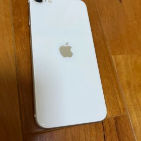 Apple iPhoneSE 第3世代64GB スターライト 本体のみ