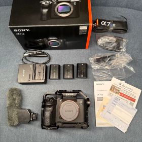 付属品多数 Sony α7S III ミラーレス一眼カメラ 本体