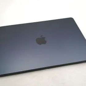 【中古】Apple MacBook Air 13インチ M2(CPU:8C/GPU:8C) 8GB/256GB ミッドナイト MLY33J/A (M2,2022)【ECセンター】保証期間１ヶ月【ラ