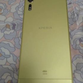Sony Xperia XZs ゴールド 本体