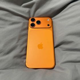 Apple iPhone17proMAX オレンジ