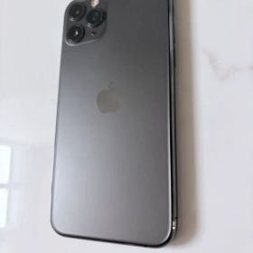 Apple iPhone 11 Pro 本体