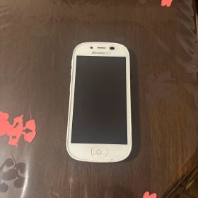 docomo らくらくスマートフォン3 F-06F 本体➕新品ケース付き