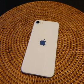 Apple iPhoneSE 第3世代 64GB スターライト