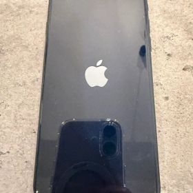 Apple iPhone SE 第3世代 本体 ミッドナイト 64GB
