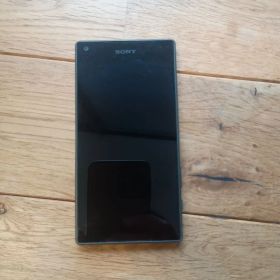 Xperia Z5 Compact SO-02H 32GB 海外版SIMフリー