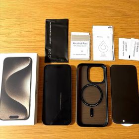 Apple iPhone 15 Pro 本体 背面割れ