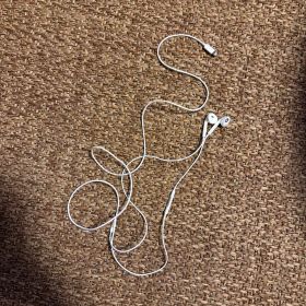 Apple EarPods with Lightning Connector
