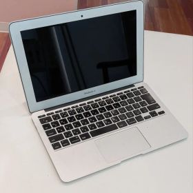 軽量 MacBook Air (11-inch) 型番 : A1465