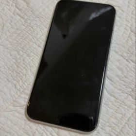 Apple iPhone 11 ホワイト 本体
