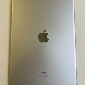 美品 iPad (第7世代) 32GB シルバー MW752J/A - F3N