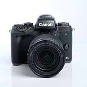 【中古】 (キヤノン) Canon EOS M5+EF-M18-150 IS STM キツト【中古カメラ デジタル一眼】 ランク：B