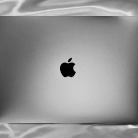 MacBookPro13 2017 i7 16GB SSD 512GB