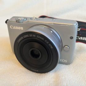 美品Canon EOS M10 EF-M 22mm F2 STMレンズセット