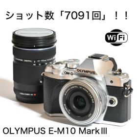 OLYMPUS OM-D E-M10 Mark III ダブルズームキット★美品