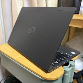 FUJITSU LIFEBOOK U939/A ノートパソコン（使用済）011