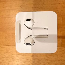 Apple EarPods 有線イヤホン 純正 ホワイト 未使用品