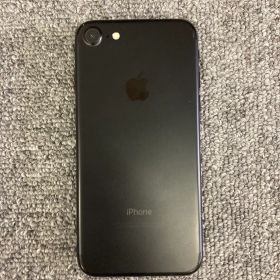 ！【画面割れあり】【初期化通電動作確認済】Apple iPhone 7 ブラック 画面割れ 本体【スマホパソコン1】【1】