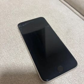 iPhone SE 第三世代 本体 64GB 80% 画面割れ スターライト