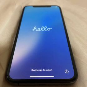 Apple iPhone Xs本体 64GB 、手帳カバー付き