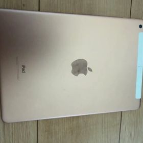 Apple iPad 第6世代本体 32GBゴールド