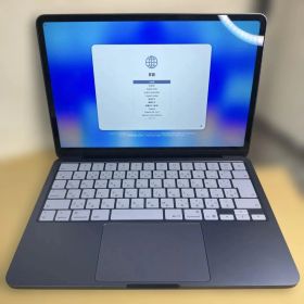【美品】MacBook Neo 13インチ MHFF4J/A VQV14
