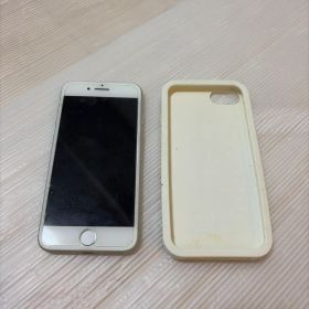 Apple iPhone8 本体 マクドナルドケース付き