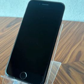 ☆美品☆iPhone SE 第3世代 (SE3) ②