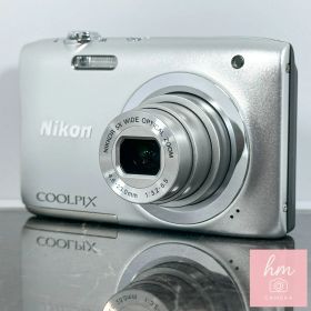 【美品】Nikon COOLPIX A100 シルバー 高画質 コンデジ スリム 軽量 デジタルカメラ