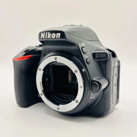 Nikon D5600 デジタル一眼レフ ボディ バリアングル液晶不良 訳あり
