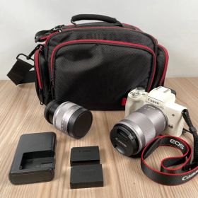 美品 動作OK Canon EOS Kiss M ダブルズームキット ホワイト