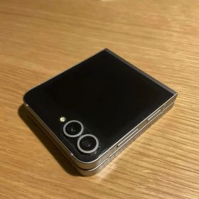 【完動品】Galaxy Z Flip6 シルバー 国内版