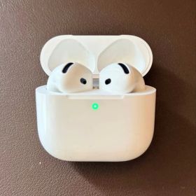 AirPods 4 アクティブノイズキャンセルなし MXP63J/A