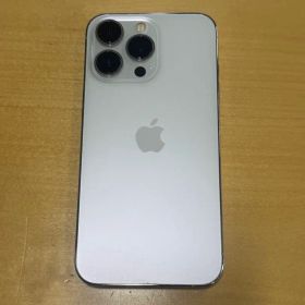 Apple iPhone 13 Pro 本体