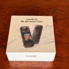 【美品】Insta360 X5（アクセサリー付き)
