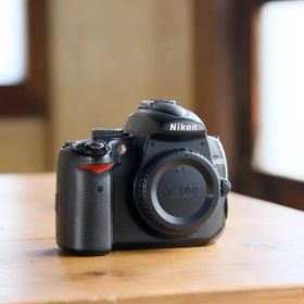 【良品】Nikon D5000 レンズセット（18-55mm VR・バッテリー）