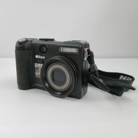 Nikon COOLPIX P5100 デジカメ SDカード ポーチ付