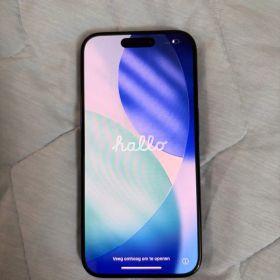 Apple iPhone 15 Pro 本体