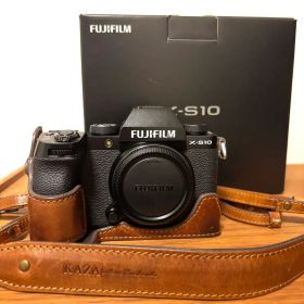 【アクセサリー多数】FUJIFILM X-S10 ミラーレス一眼 カメラ