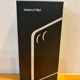 【新品未使用未開封】Galaxy Z Flip7 256GB 本体