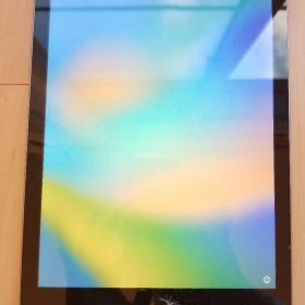 iPad 第5世代 9.7 インチMP1J2J/A 32GB au セルラー