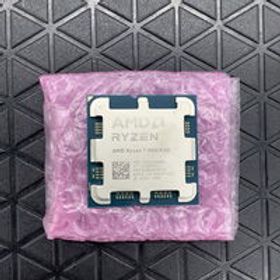 中古 AMD Ryzen 7 9800X3D (AM5/4.7/104M/C8/T16/120W) 172566 状態： C:並品