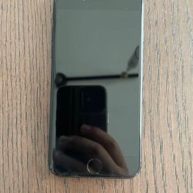 ジャンク品 iPhone SE 第2世代 128GB ブラック バッテリー73%