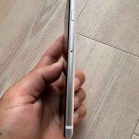 Apple iPhone SE（第2世代）128GB