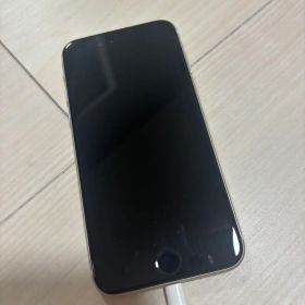 iPhoneSE 第3世代 64GB スターライト バッテリー79%