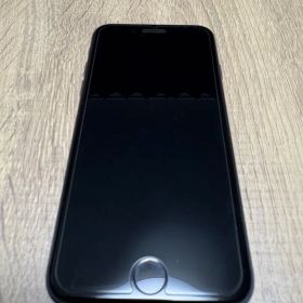 Apple iPhone SE3 本体 ブラック simフリー