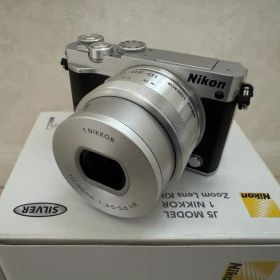 Nikon 1 J5 1NIKKOR VR 10-30mm PD-ZOOM