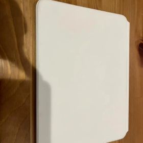 iPad Magic Keyboard 11インチ ワイト MJQJ3J/A
