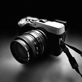 【中古】Panasonic LUMIX DMC-GX8 本体（レンズなし）